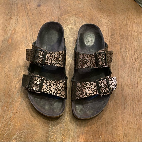 Birkenstock “Sydney” Metallic Slip On - Picture 10 of 10